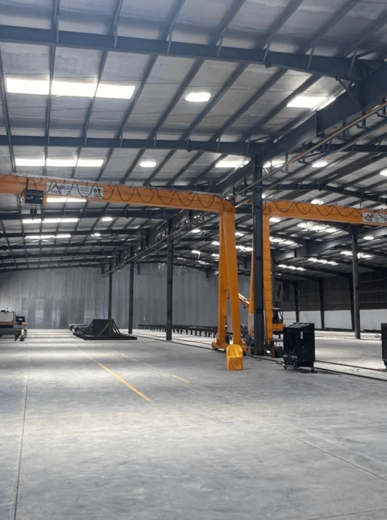 Expert Gantry Crane Manufacturer – Versatile Outdoor Lifting Solutions